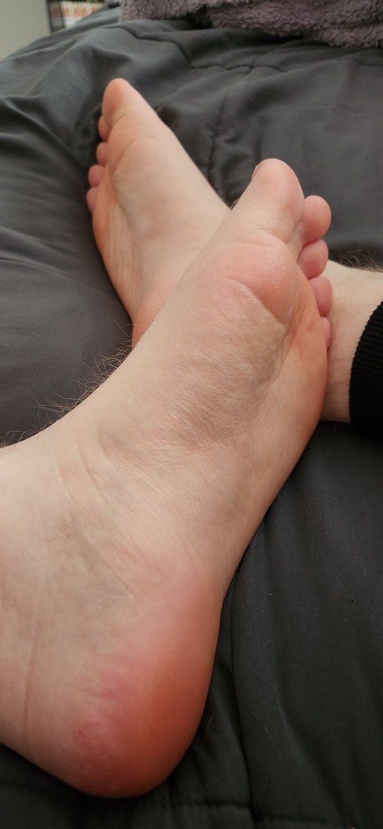 I'm in a good mood. Be a good boy/girl and simp for me.