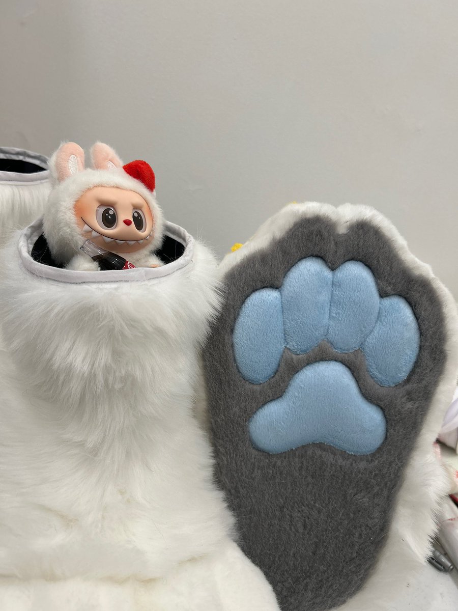 Feet too big for my got dang labubu