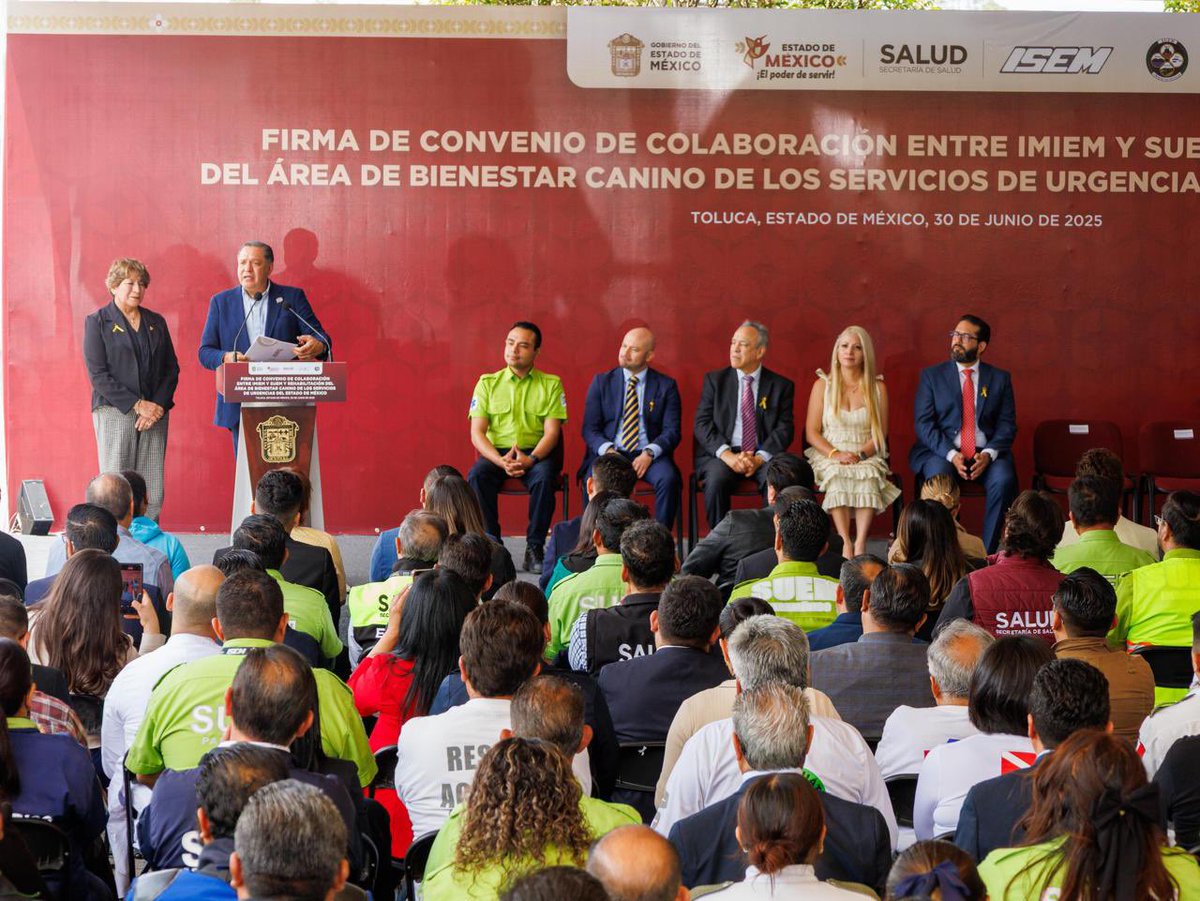SaludEdomex's tweet photo. Este convenio, busca eliminar la carga económica de los traslados médicos y asegurar que los pacientes sin seguridad social reciban la atención necesaria brindar apoyo a las familias de pacientes oncológicos pediátricos, facilitando el transporte seguro.
#ElPoderdePrevenir https://t.co/juphg6dBjN