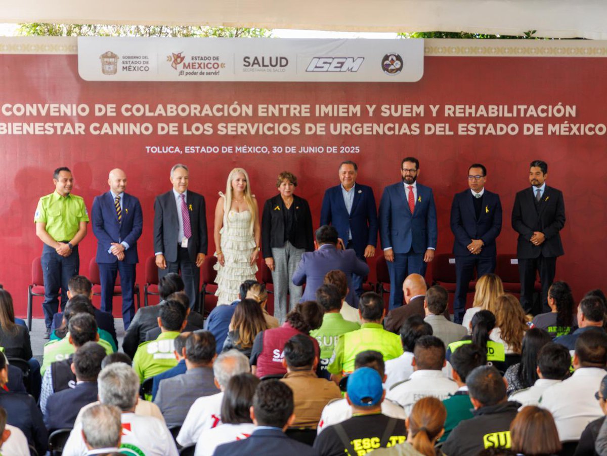 SaludEdomex's tweet photo. Este convenio, busca eliminar la carga económica de los traslados médicos y asegurar que los pacientes sin seguridad social reciban la atención necesaria brindar apoyo a las familias de pacientes oncológicos pediátricos, facilitando el transporte seguro.
#ElPoderdePrevenir https://t.co/juphg6dBjN