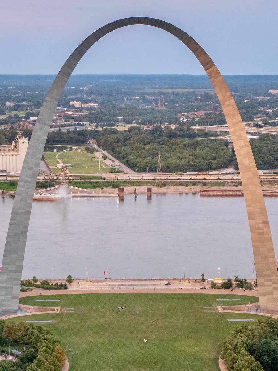Standing as tall as it is wide at 630ft., happy #ARCH630DAY to our city’s very own @gatewayarchstl in @downtownstlouis 🧲