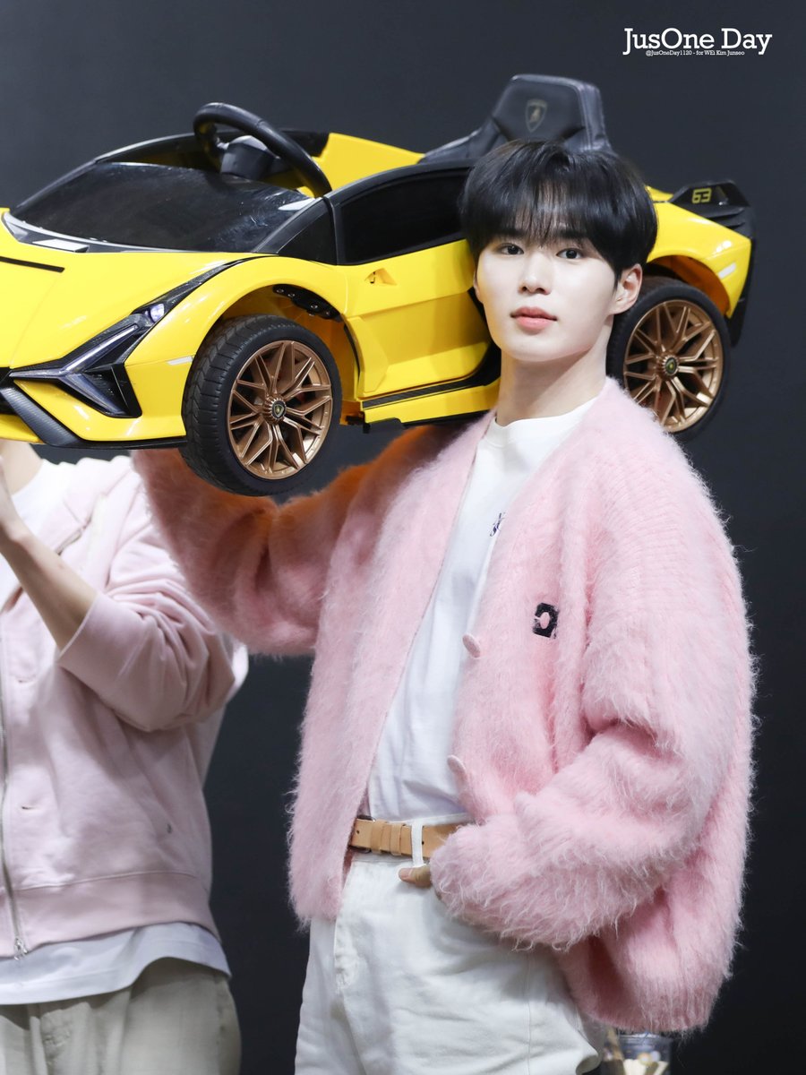 JusOneDay1120's tweet image. 250309 λ©μ΄ν¬μ€ν π HQ 4K
λ보λ₯΄κΈ°λ π
#κΉμ€μ #KIMJUNSEO
#μμμ΄ #WEi #BOYS2PLANET #보μ΄μ¦2νλλ
#μ€λλ_μ€μλ₯Ό_κΌ_μμν΄