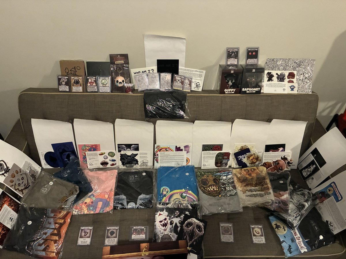 Crash7696_'s tweet photo. @TheMaestroTeam #DeathDrawsNear
Hey everyone! Itβs always been a dream of mine to get a completed Four Souls collection and Iβve been trying so hard to keep up with everything that gets added π
Good luck to everyone in this competition! All of your collections are so awesome! https://t.co/DBZN0BOM2f