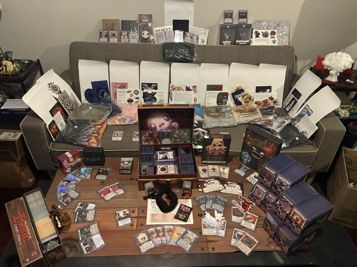 Crash7696_'s tweet photo. @TheMaestroTeam #DeathDrawsNear
Hey everyone! Itβs always been a dream of mine to get a completed Four Souls collection and Iβve been trying so hard to keep up with everything that gets added π
Good luck to everyone in this competition! All of your collections are so awesome! https://t.co/DBZN0BOM2f