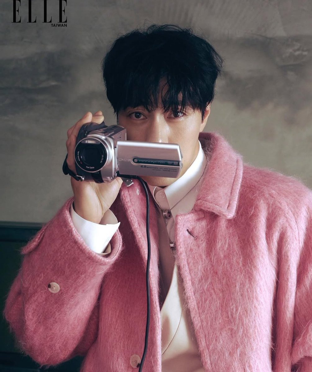 Natamarsol's tweet image. #SoJiSub ❤️ Oppa y sus maravillosas manos   para ELLE Taiwan 
Hilo