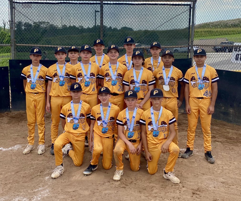 After being the only team in the Tournament to have both of their games rained out on Saturday, 14White had to play their pool games and bracket play all on Sunday. These dudes battled through four games in a row to end up as runner-up in the Hot Streak Showdown! 💪
#dawgsfamily