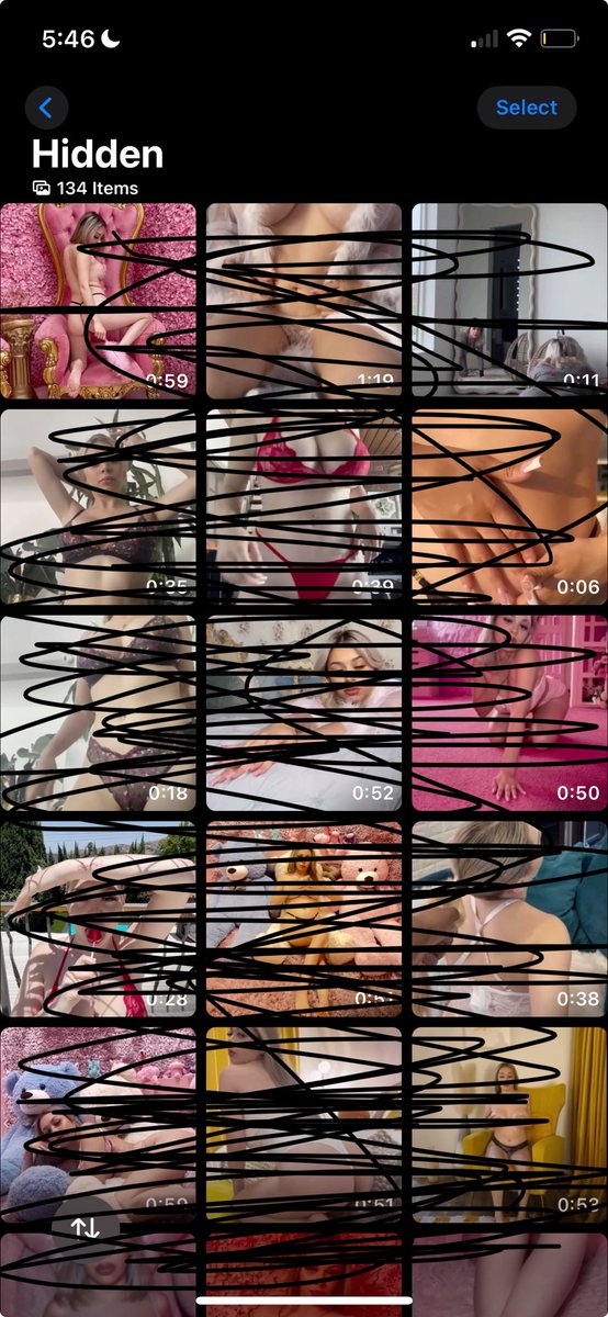 trophybout2nut's tweet photo. 🙈📲 #britneyofficial https://t.co/3vMhUf7H8F