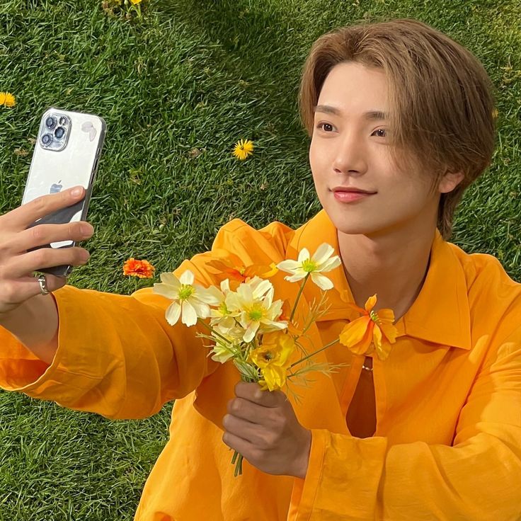 SHUASEUL0VER's tweet photo. 𓍼 ﹟🌻. ꮚ

#슈슬 https://t.co/7jTtOamynX