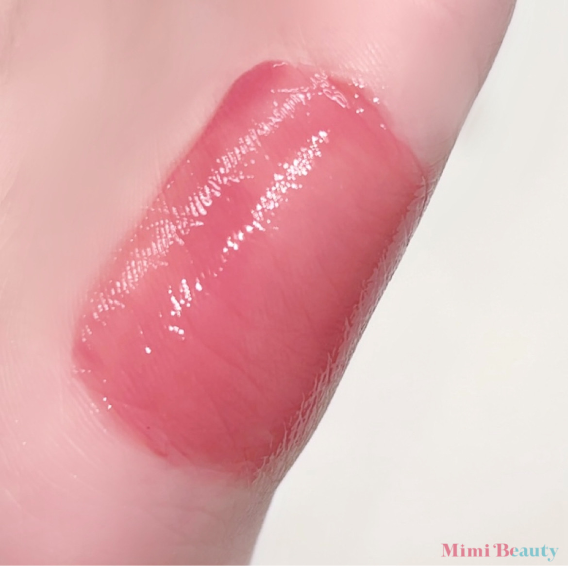 【セザンヌ新作情報📣】
ついにセザンヌから”うさぎ舌”リップがきた…🐇🩷
白みを混ぜたようなまろやかなピンクで、顔の透明感が一気に上がった…これが660円って信じられる？😭