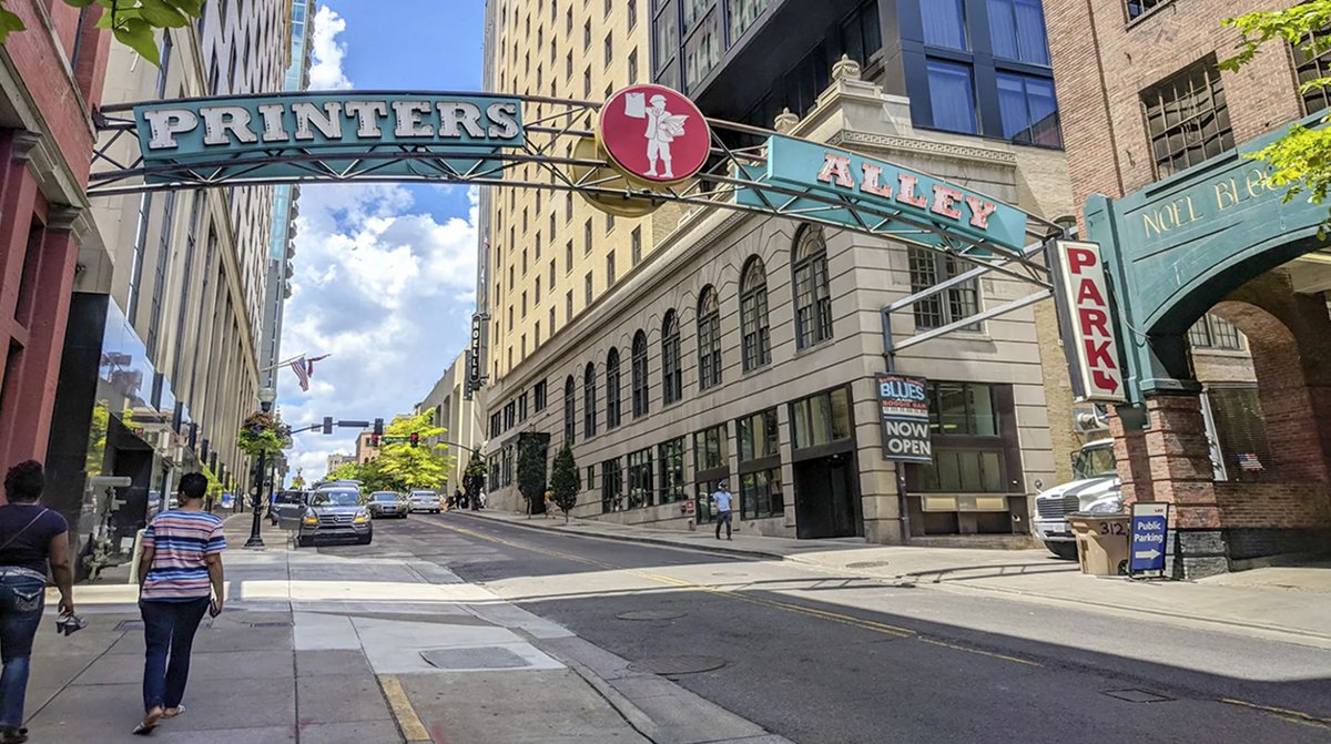Did you know, there's an area called Printers Alley in #Nashville? It's a great place to hang out while you're at MMS Music City Edition. Learn more: nashvilledowntown.com/go/printers-al… 🎵🎷🎸🎶

Don't forget to Register Today: mmsmoa.com/mms2025music
October 12-15, 2025

#MMSMusicCity