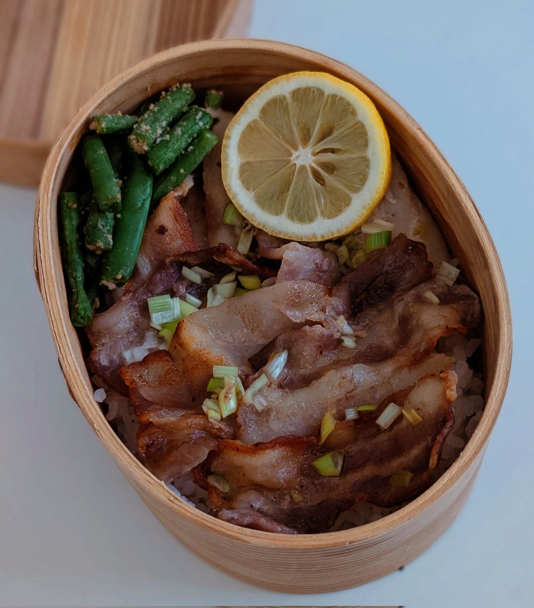 今日の夫のお弁当。
疲れていても、波があっても、穏やかに平常心で日常を大切に過ごすのが今の私の目標。