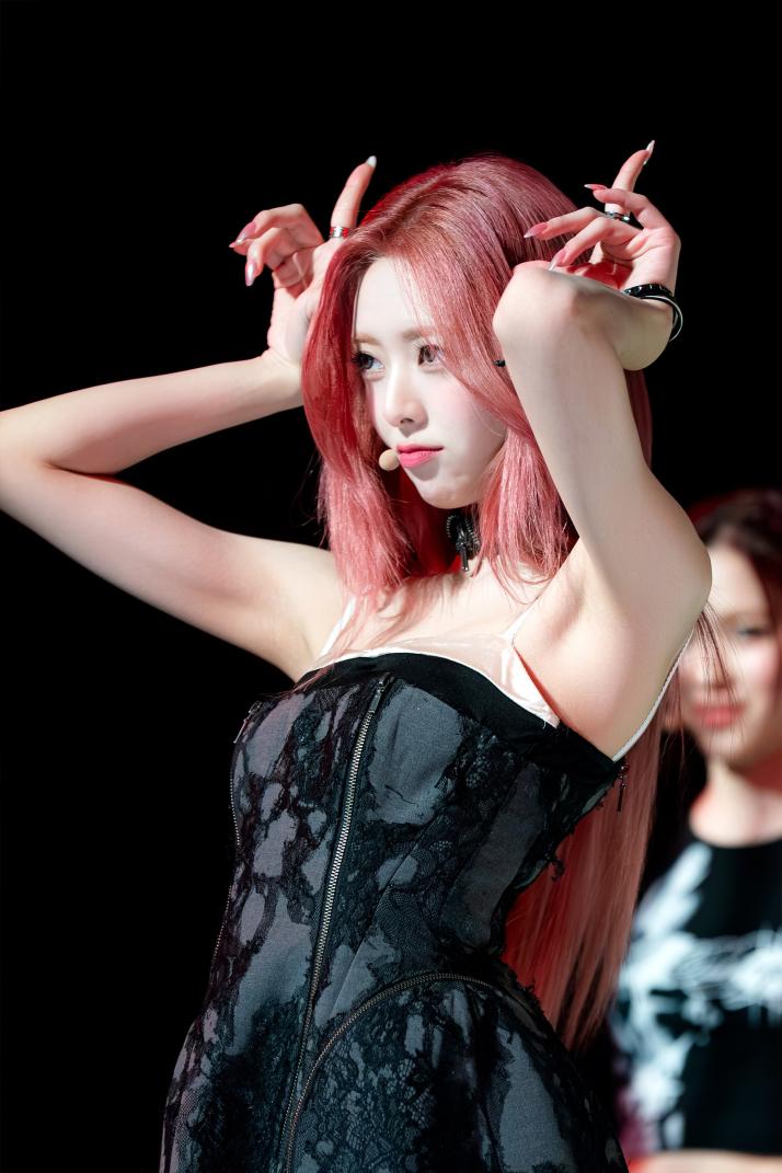 itzythink3r's tweet image. one of her best looks to date if we’re being honest