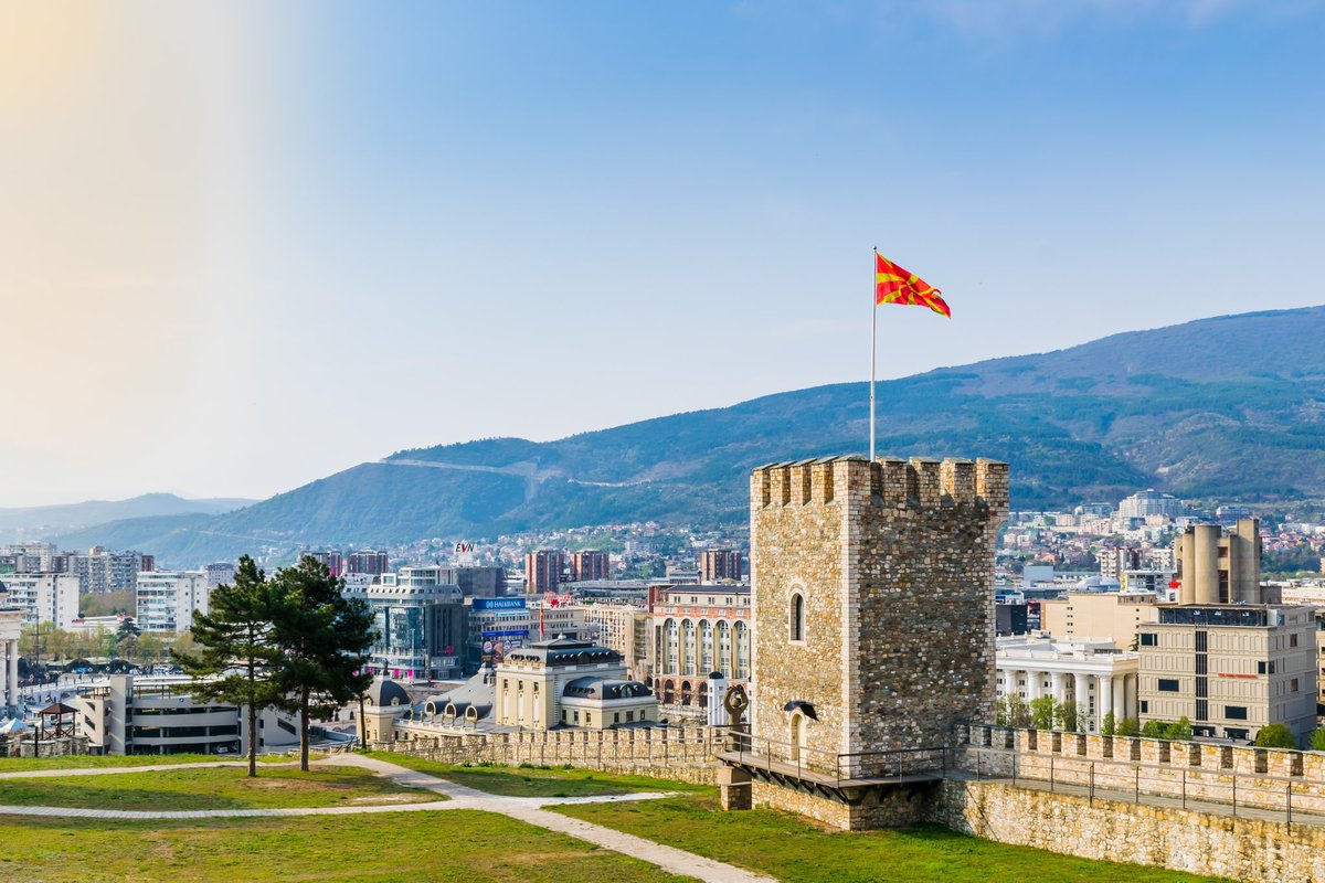 Happy to be in 🇲🇰#Skopje ahead of tomorrow’s Leaders’ meeting on the 🇪🇺#GrowthPlan for the #WesternBalkans.

Looking forward to taking stock of how our 🇪🇺Growth Plan is boosting growth, advancing reforms, enabling investment &amp; deepening integration with the 🇪🇺EU Single Market.