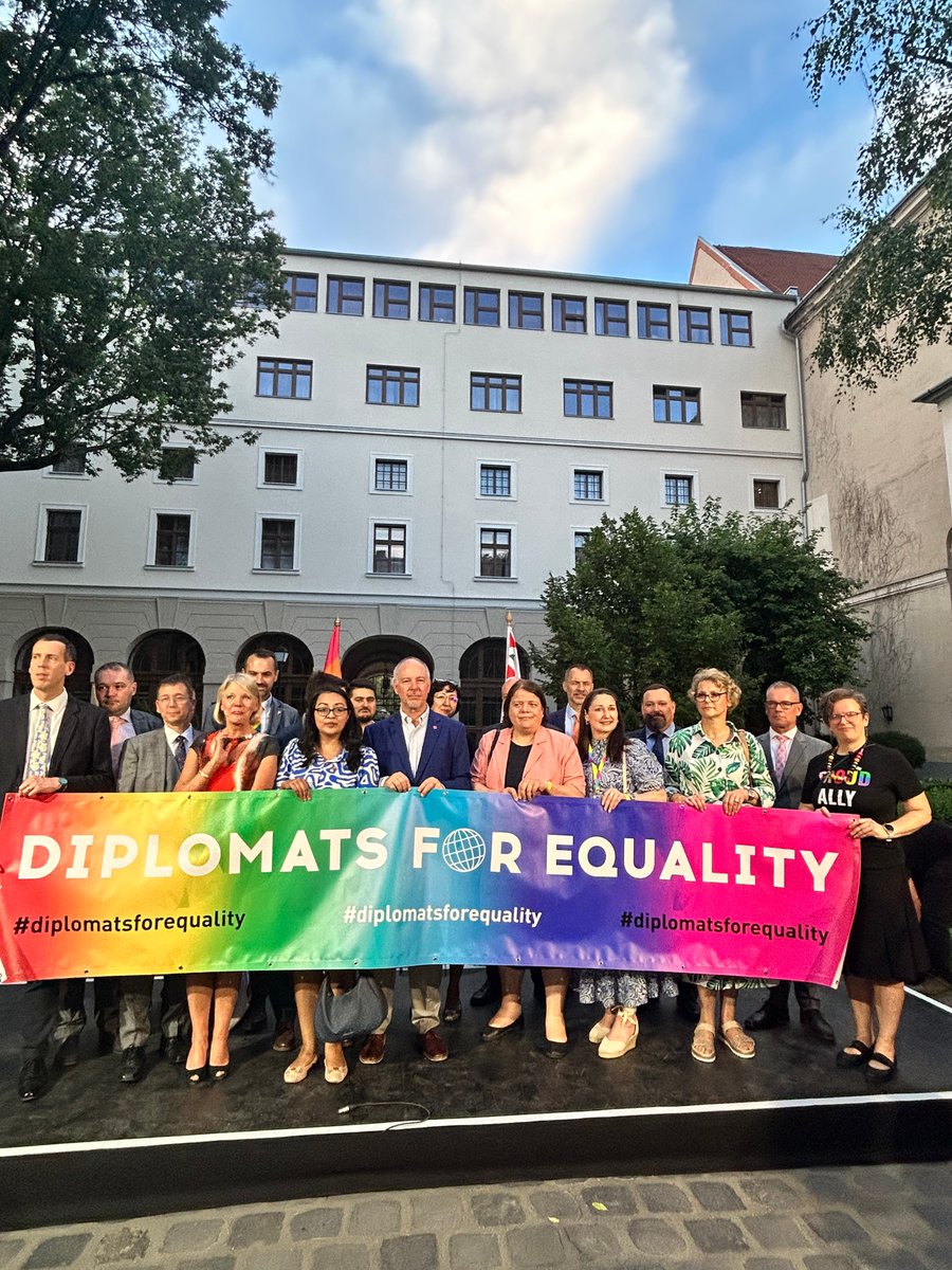 Equality_Caucus's tweet image. GEC was in Budapest to support over 100 legislators from around the world who are gathered in a powerful show of unity. Their presence underscores the importance of visibility and the fundamental right to peaceful assembly. We&apos;re proud to be a part of this historic moment.