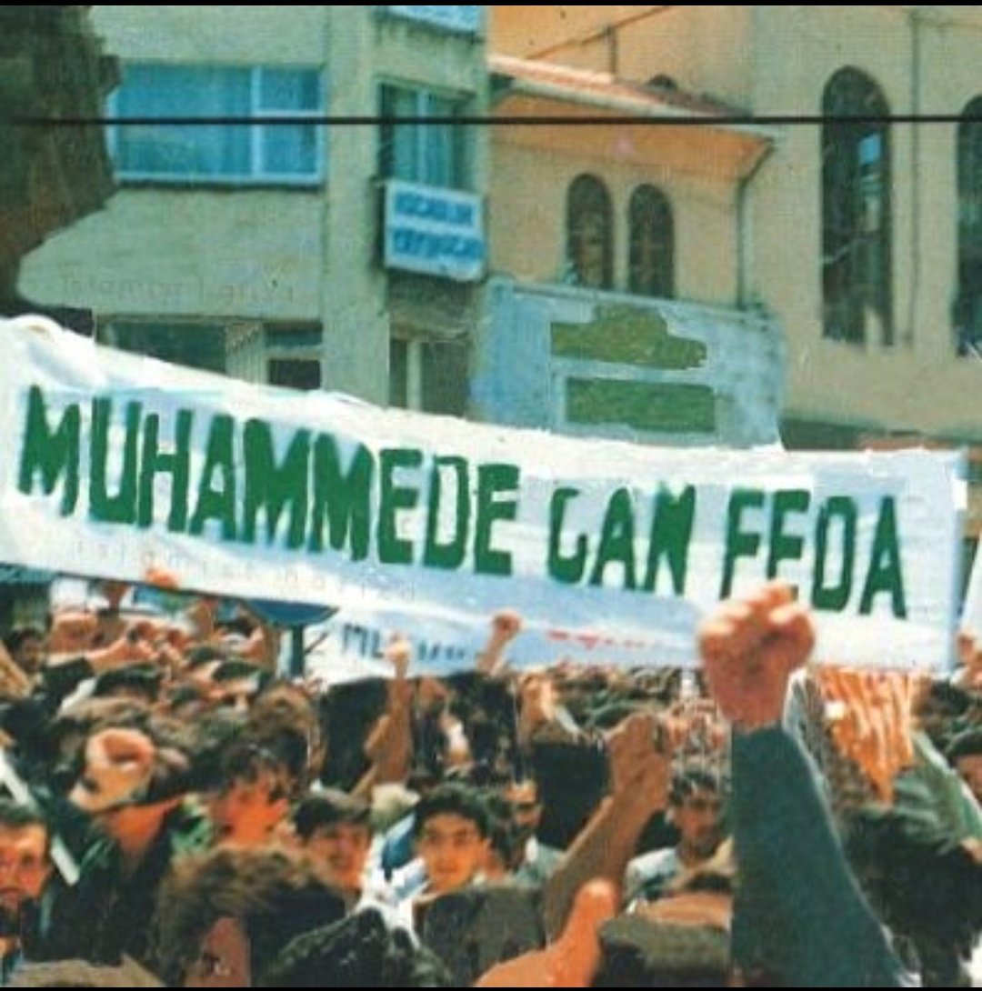 Allah dedi ki;

"(Seninle) alay edenlere karşı biz sana yeteriz."

[el-Hicr, 95]

Muhammed (s.a.v) 'e canlar feda olsun🌹
#lemandergisikapatılsın