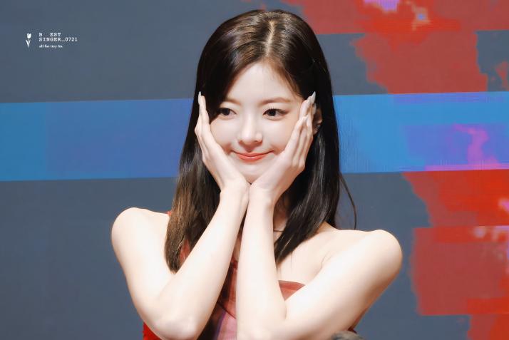 itzythink3r's tweet image. cute
(adjective)
1. appealing in a pretty or endearing way.
"a cute kitten"
synonyms : lia