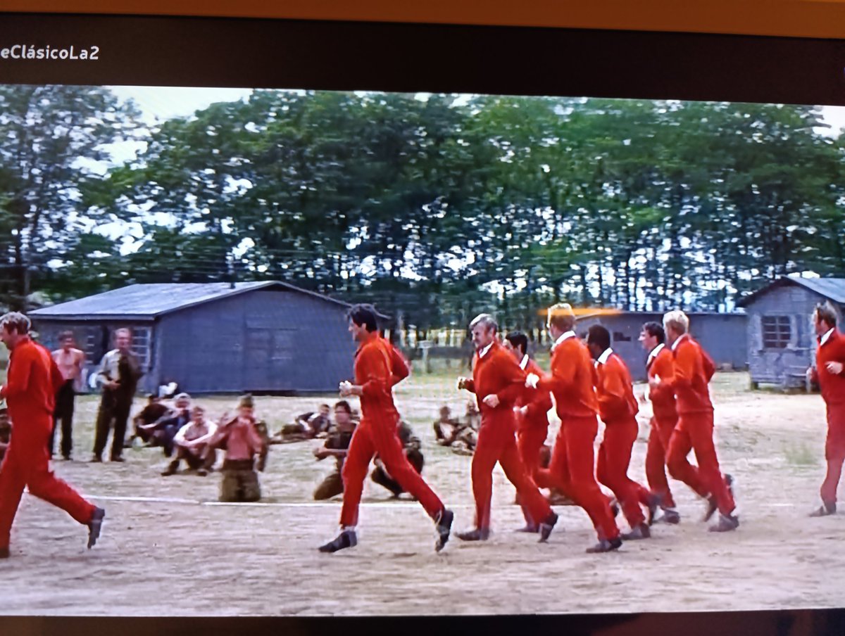 Imposible no ver <a href="/bertoimene/">Alberto Jiménez</a> <a href="/_JavierSantos_/">Javier Santos</a> <a href="/futbolycine/">Carlos Marañón</a>