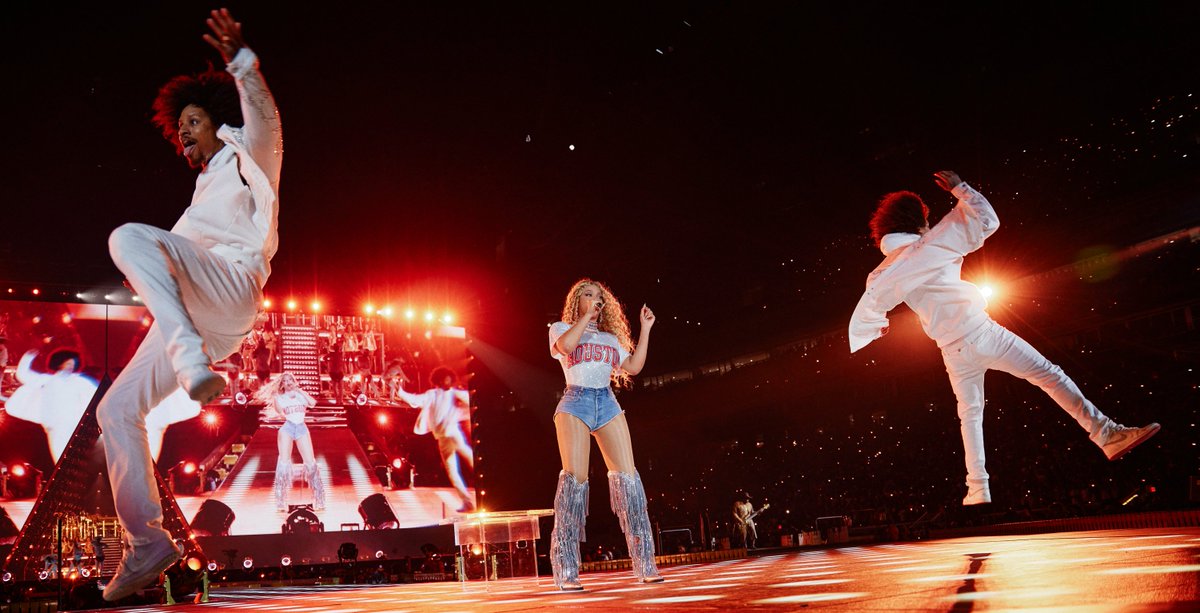 2 Nights 1 Queen and a stadium full of cowboys and dreams. 🐝🤠 #houston #CowboyCarterTour  #nrgstadium #Beyonce