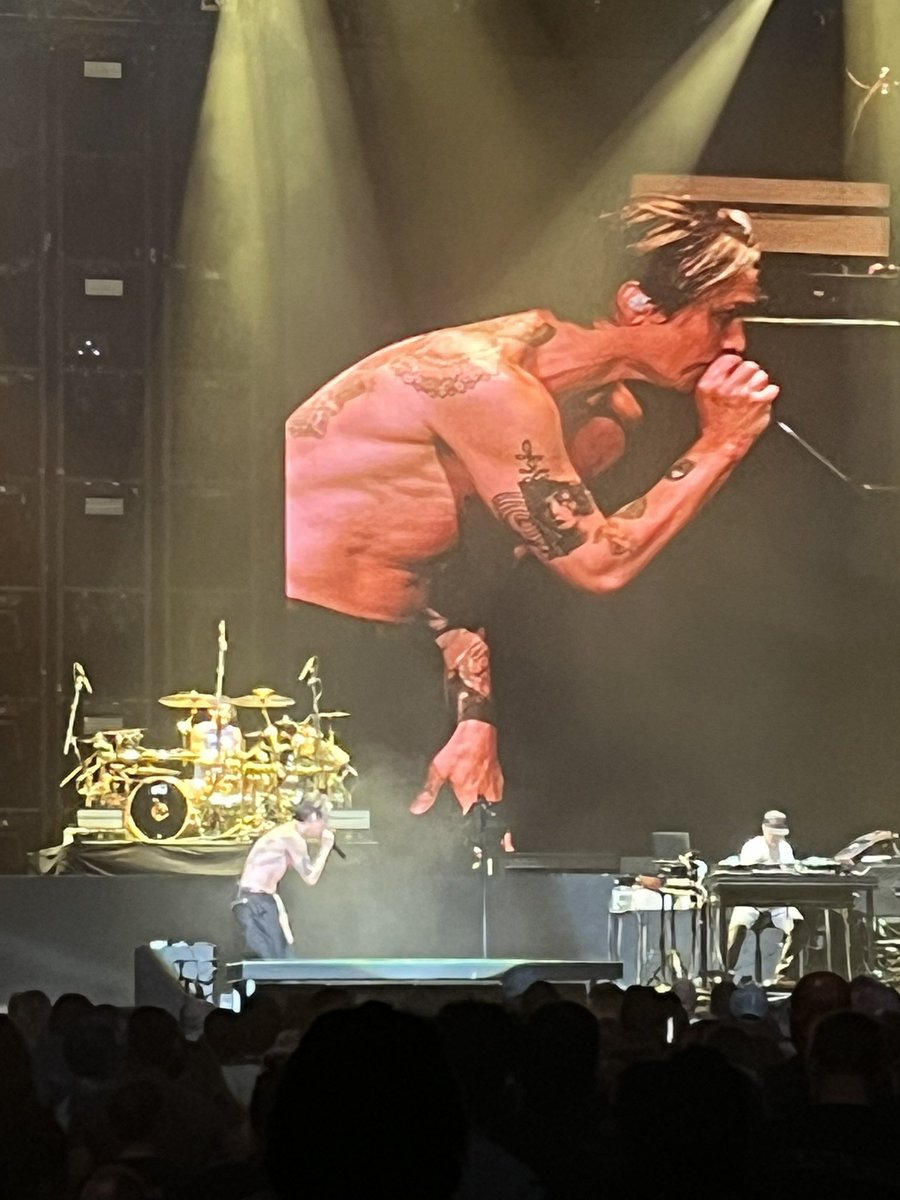 Confirming that shirt did not come off until 4 songs into their hits portion of the show. <a href="/CiBabs/">Caity Babs</a> <a href="/IncubusBand/">Incubus</a> <a href="/MoheganSun/">Mohegan Sun ☀️</a>