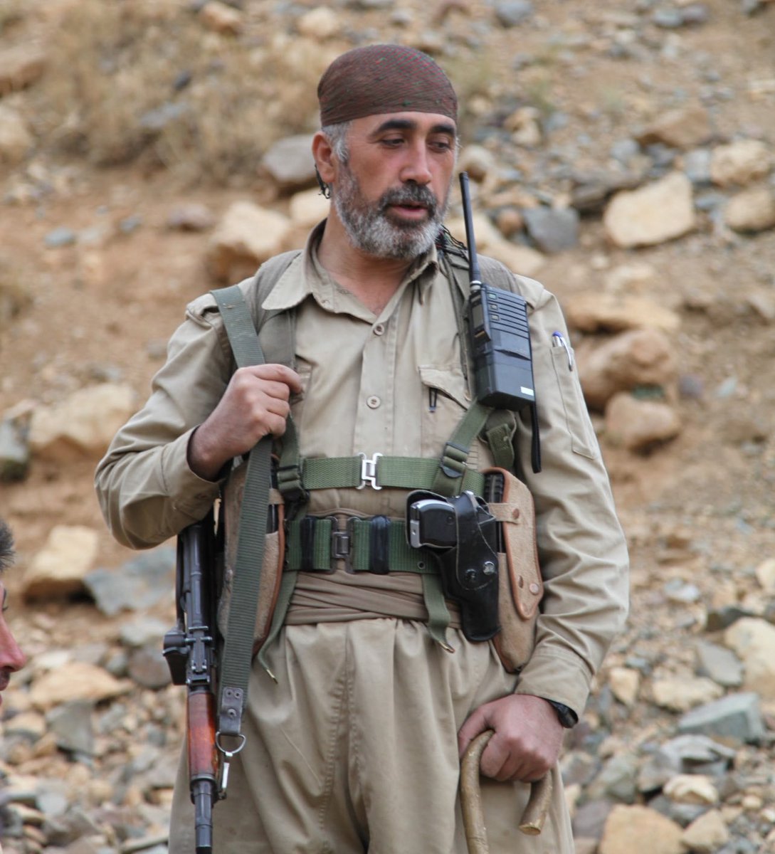 به‌رزان حسینی، در اروپا زندگی می‌گرد، برای تحقق اهدافش به کوردستان بازگشت . نه سال پیش و دقیق در چنین روزهایی  به همراه ۱۰ هم‌رزمش پس از دو روز نبرد قهرمانانه در کوهستان "کوسالان"،  در جریان درگیری با سپاه تروریستی پاسداران ایران جانباخت و پیکرش تاکنون مشمول ناپدیدسازی قهری است.