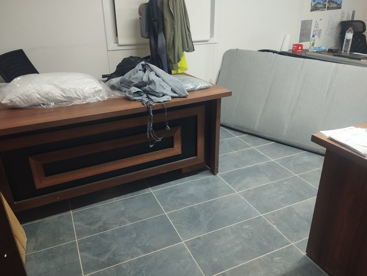 Antakyada ki yangından dolayı kaldığımız binalardan tahliye edildik tüm ekip santiyede yatacaz