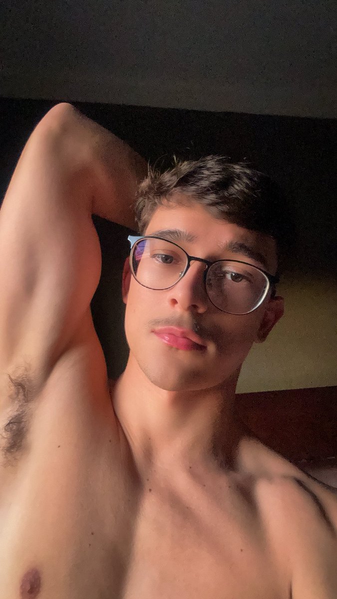 o jeito q axilas peludas>>>>>>>> axilas depiladas