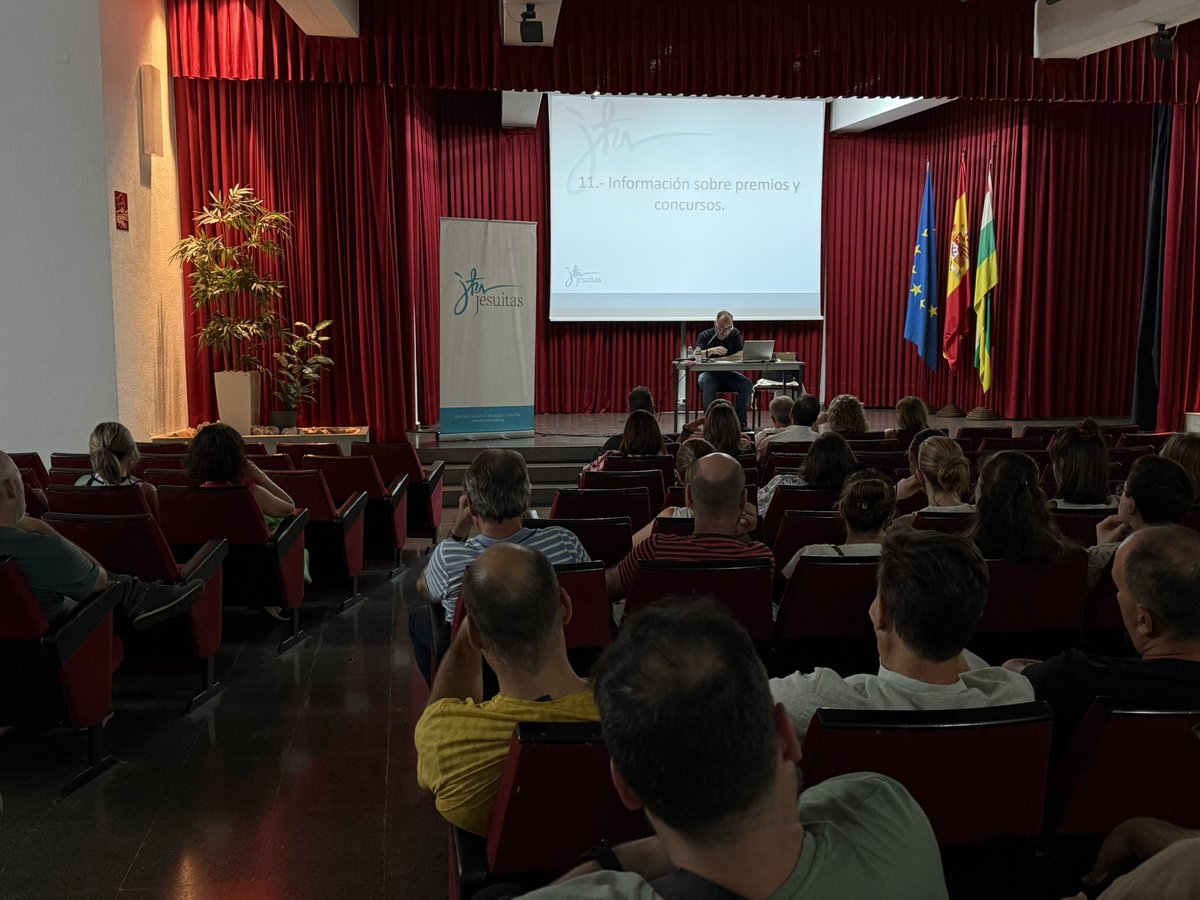 CLAUSTRO FINAL DE CURSO 2024-2025 🙏
Hoy nos hemos reunido como comunidad educativa para cerrar el curso con un emotivo claustro, compartir la tradicional foto del equipo y celebrar juntos una Eucaristía de acción de gracias. Un momento para mirar lo vivido con gratitud y