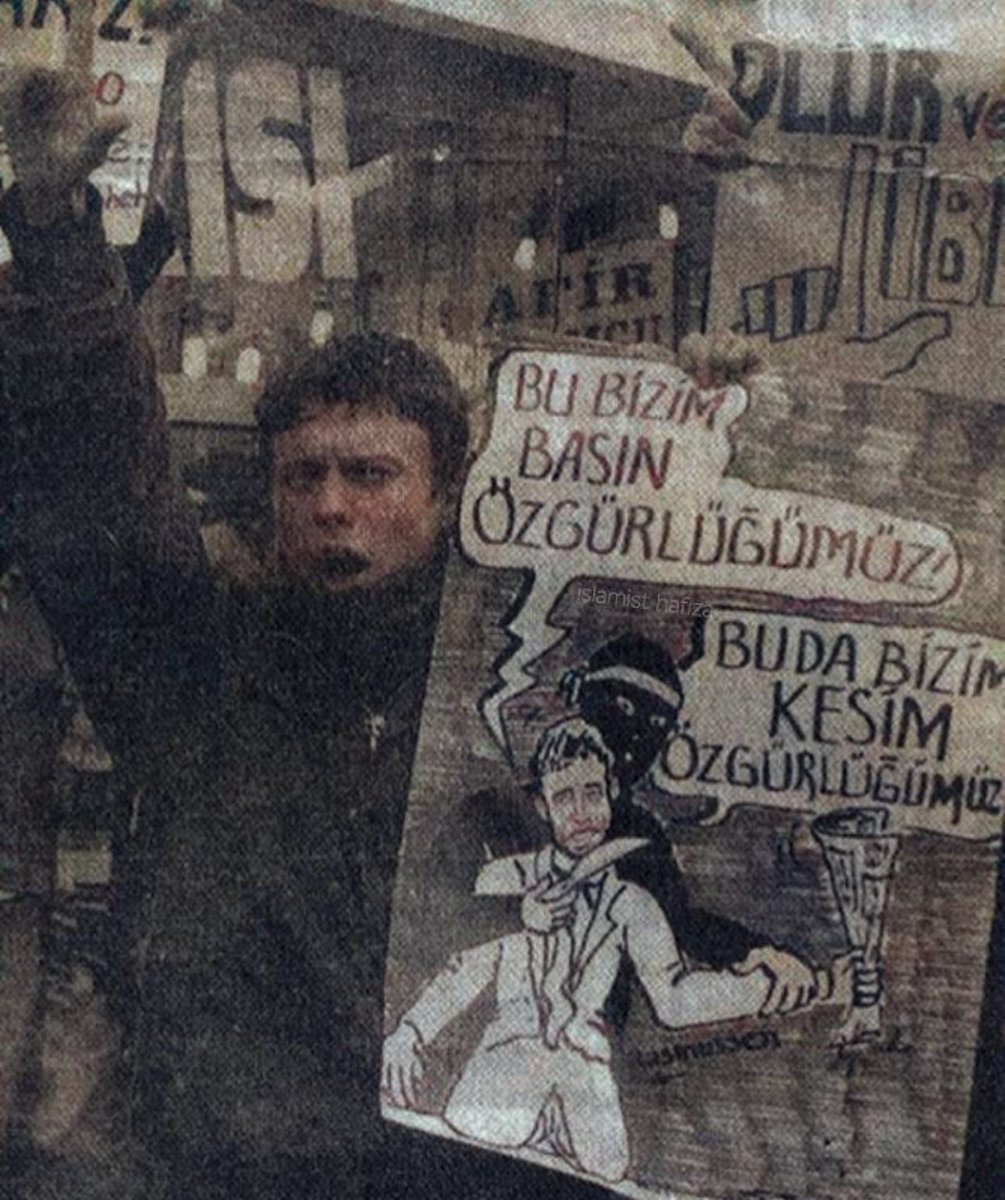 Vallahi bu derginin kapatılması benim içimi soğutmaz taki onların bu yaptıklarına karşılık göze aldıkları en büyük bedeli ödeyene kadar bizim ortaya koyamadığımz canı bugün onlar koyup bunu göze alıp yaptılar onlar davalarında sadık ve sebatkarlar 
#lemandergisikapatılsın