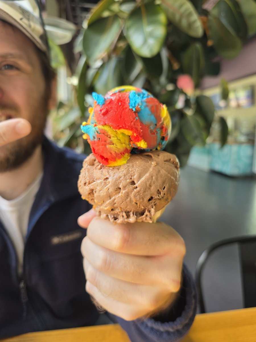 VickyChaiTea1's tweet photo. Went to The Chocolate Shoppe for some ice cream and Ryan's flavor combo is DIABOLICAL. https://t.co/i4KkmCOaCV