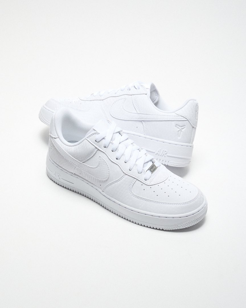 UNDEFEATEDinc's tweet image. Kobe Bryant x Nike Air Force 1 Low ‘Forever White’ // Available Tuesday, 7/1 at 11am at UNDEFEATED La Brea, Silver Lake, Santa Monica, Glendale, SF, Phoenix, New York and 7am PST at Undefeated.com
@nike