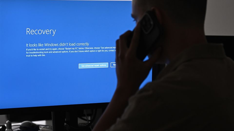 DigitalTribeX's tweet photo. 🧵 THREAD: Why Did Microsoft Change the Blue Screen of Death?! 💻⚫🔵

If you've ever seen your PC crash with a blue screen, you've met the infamous BSOD — Blue Screen of Death.

But did you know Windows briefly changed it to black?

Here’s the story (and the chaos) behind it.👇 https://t.co/Fz3rIsTrTH