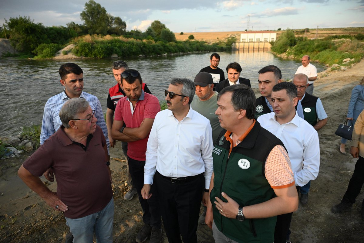 “Çiftçimizin Mahsulü Tarladan Kalkana Kadar Beraberiz” 💦

▪️**“İyi bir su yönetimi ve planlamasıyla; kamu kurumlarımız, birliklerimiz, kooperatiflerimiz ve üreticilerimizle birlikte, bu sezonu da ürün kaybı yaşanmadan geçirmek için gerekli tüm tedbirleri alıyoruz.”** 💦