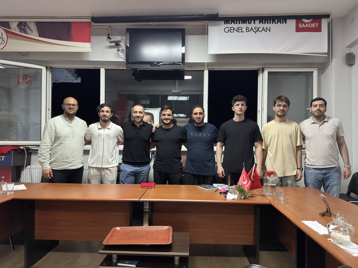 Ağabeyimiz Ömer Bozan’a, görev süresi boyunca gösterdiği emekleri için teşekkür ediyoruz
Yeni görevinde başarılar diliyor, yolunun açık olmasını temenni ediyoruz.

Bir ideal uğruna yılmadan çalışanlar,sonunda hem başarıya ulaşır hem de tarih yazar.
– Prof. Dr. Necmettin Erbakan