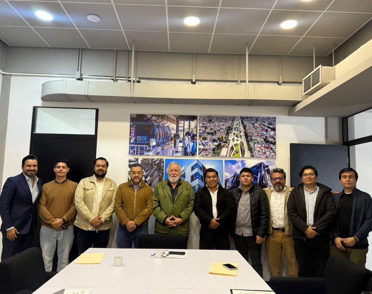 Alejandro Encinas (@a_encinas_r) on Twitter photo Sostuve en <a href="/MetropolisCDMX/">Metrópolis</a> una reunión muy productiva con el Alcalde de Magdalena Contreras, @fer_mercadog, y su equipo de trabajo
Tenemos una relación estrecha en favor de las y los habitantes de esta importante alcaldía
#Metrópolis Sostuve en <a href="/MetropolisCDMX/">Metrópolis</a> una reunión muy productiva con el Alcalde de Magdalena Contreras, @fer_mercadog, y su equipo de trabajo
Tenemos una relación estrecha en favor de las y los habitantes de esta importante alcaldía
#Metrópolis