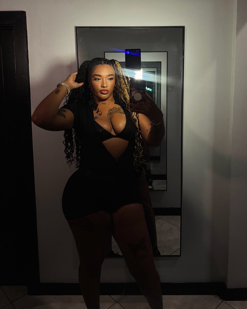 Tall Glass 🥵 tweet media