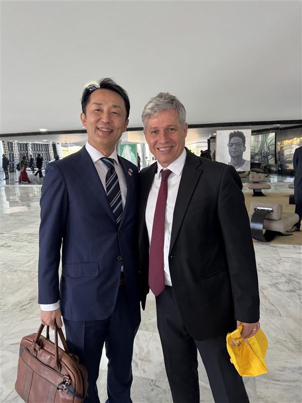 Participei do lançamento do #PlanoSafra e conversei com @pauloteixiera13 sobre a nossa recente visita a Tomé-Açu, Pará, e o potencial do sistema agroflorestal desenvolvido pela comunidade nikkei local. A importância da agricultura familiar no desenvolvimento do 🇧🇷 é incalculável.
