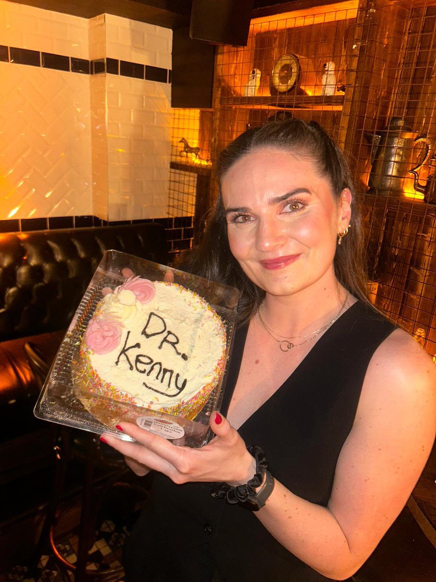 tcdbball's tweet image. Trinity Basketball Club would like to congratulate club legend Sarah Kenny, who completed her PhD in Clinical Medicine after seven remarkable years at Trinity College 🎓😁🏀
We are all so proud of everything she has accomplished! 🙏👩🎓