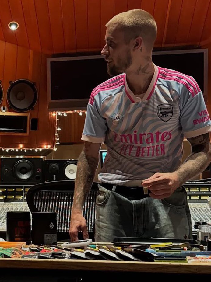 justindrewfiles's tweet image. JUSTIN BIEBER