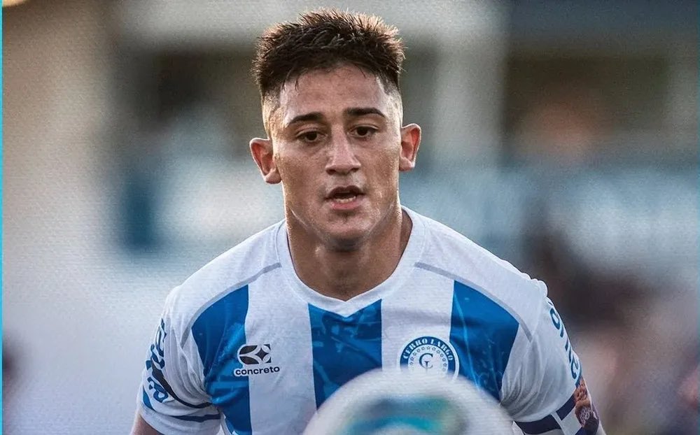 #CerroLargo 

✅ Mauro Brasil queda desafectado del banco de suplentes de <a href="/CerroLargoFc/">Cerro Largo Fútbol Club</a> para jugar con <a href="/cariverplateuru/">C. A. River Plate</a> 

⚠️ No va a continuar en la institución