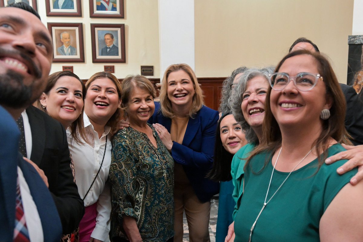 Maru Campos (@marucampos_g) on Twitter photo Hoy firmamos la iniciativa de Ley "Beatriz" sobre el indulto, con esta ley atendemos el reclamo de las mujeres por la procuración de justicia.
Durante años se han dado casos de personas especialmente en mujeres que han vivido lo indecible que después de sobrevivir a la violencia Hoy firmamos la iniciativa de Ley "Beatriz" sobre el indulto, con esta ley atendemos el reclamo de las mujeres por la procuración de justicia.
Durante años se han dado casos de personas especialmente en mujeres que han vivido lo indecible que después de sobrevivir a la violencia