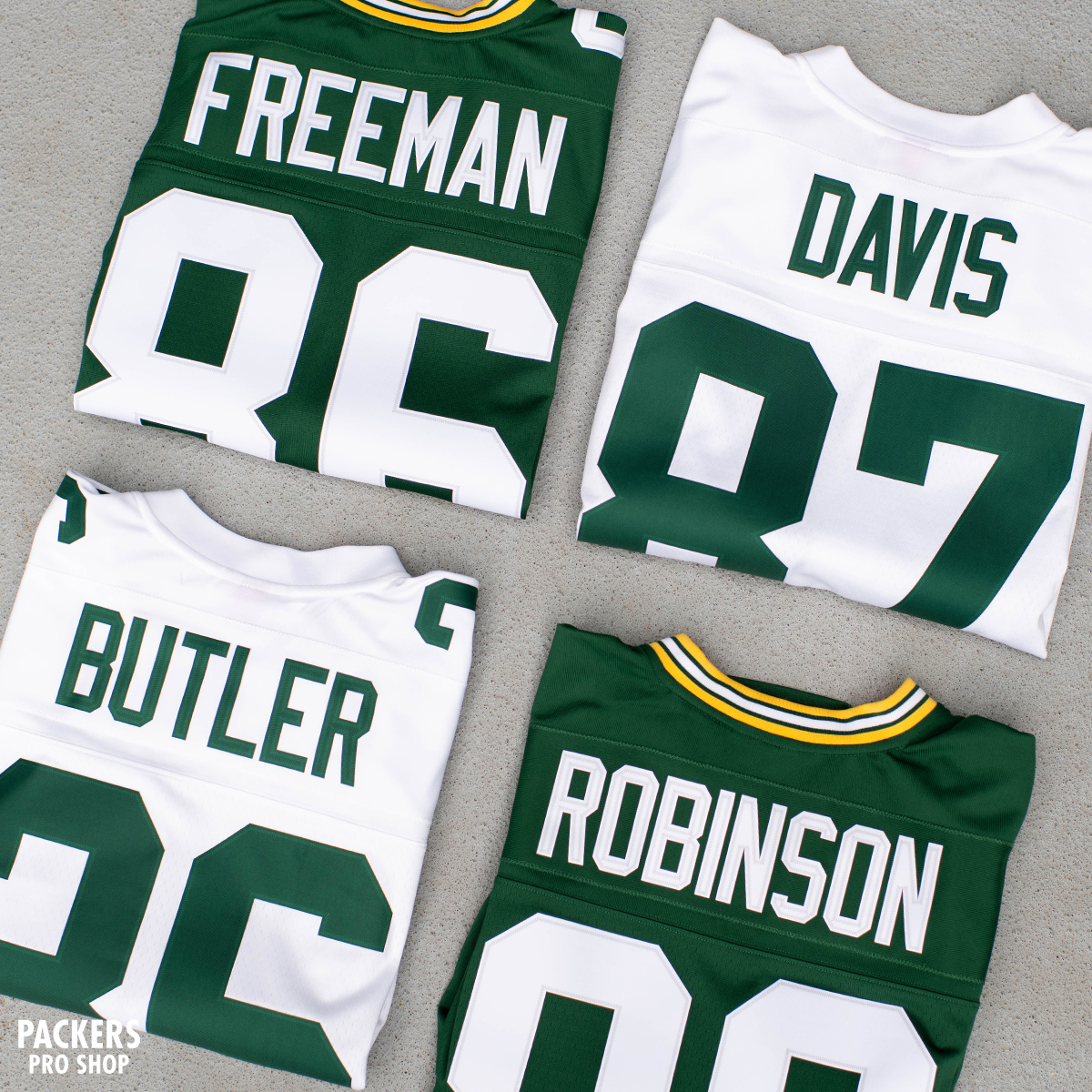packersproshop's tweet image. Relive the glory days. Shop throwback jerseys: bit.ly/3ZUhQcz