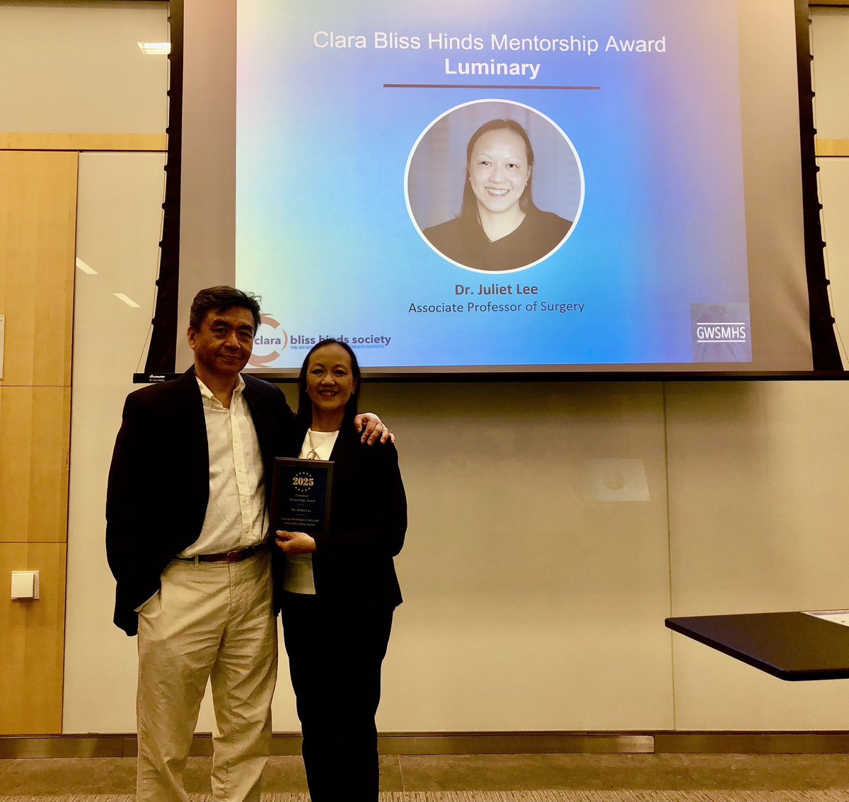 GWSurgery's tweet image. No one more fitting than Dr. Juliet Lee to receive this year’s Dr. Clara Bliss Hinds Mentorship Award from @GWSMHS 👏🏻🏅We can’t count the number of our residents and alumni as well as surgeons across the country who she has mentored and we are so lucky to call her ours 🥹 #meded