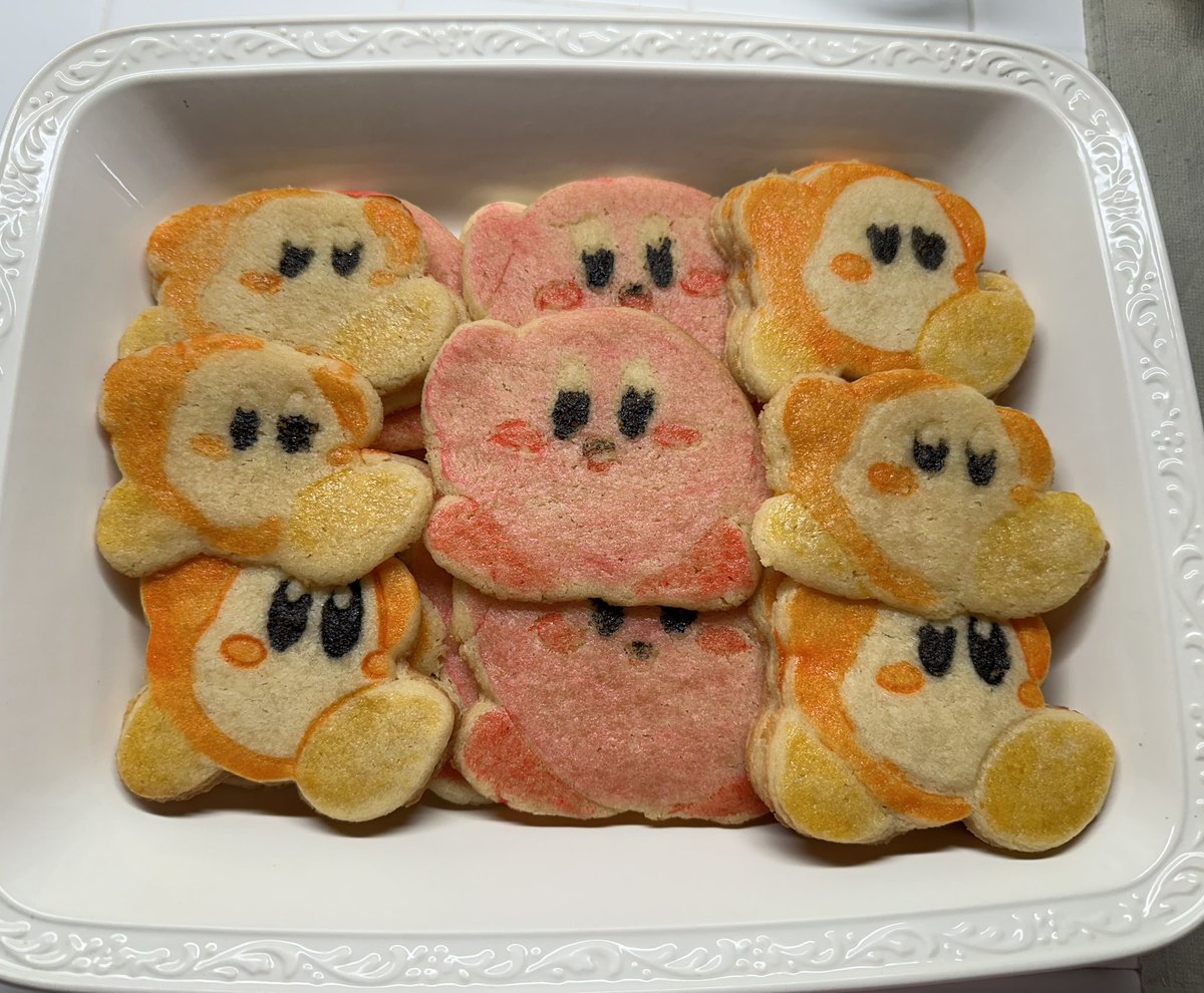 affixtwin's tweet image. i will be selling homemade kirby cookies tonight!! all proceeds will go to CHIRLA to support victims of ICE. pls come!