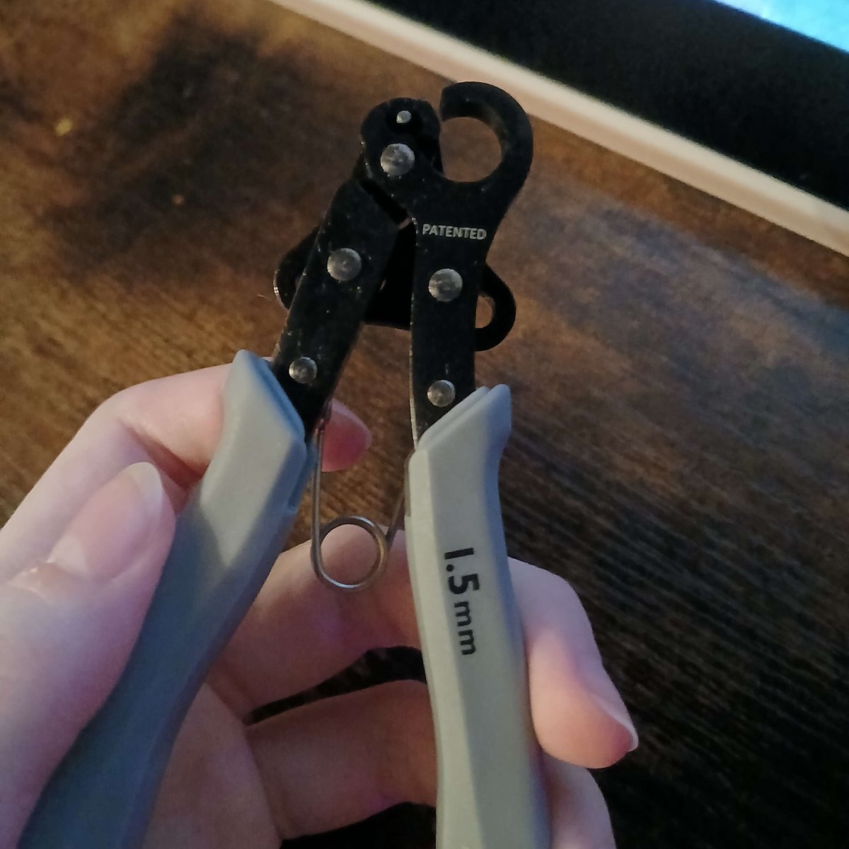 THANK YOU <a href="/DecoraCharms/">Decora Charms 🤍 VTuber Based Phone Charms</a> THE LOOPER ARRIVED 🩵🩵 THIS THING'S A LIVESAVER