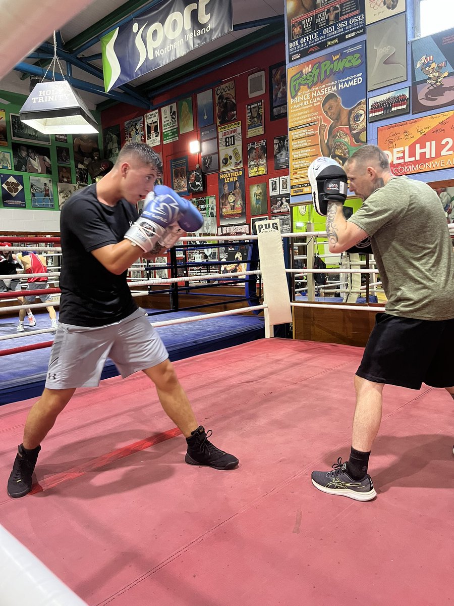 We bit of pads tonight with a <a href="/HTBC_Belfast/">Holy Trinity ABC</a> legend <a href="/TheDaltonator90/">The Rook Dalton</a>   <a href="/Hawkies16/">Michael Hawkins Jnr</a>  <a href="/AntoC6/">🇮🇪 Anto Cacace 🇮🇹</a> 🥊🥊🥊