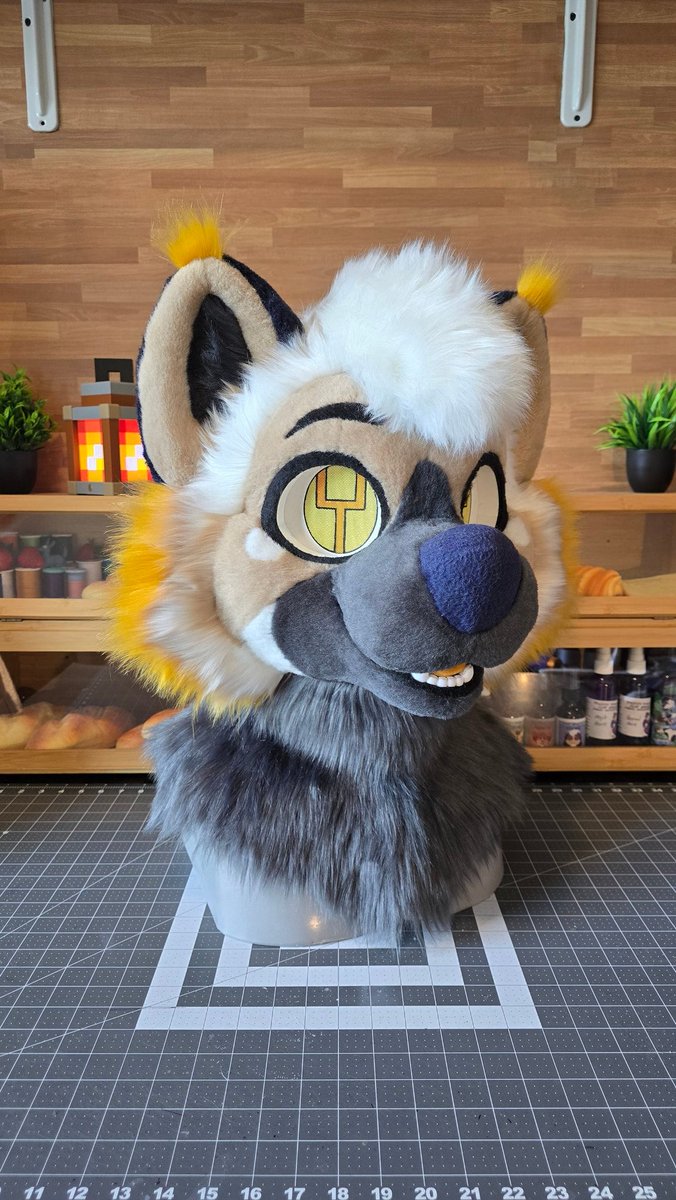 BakeryFursuits's tweet image. Here&apos;s a look at our newest and first Hyena member, Yapper✨️!
🌼: @YippYappWear 

#furry #fursuit #fursuitmaker