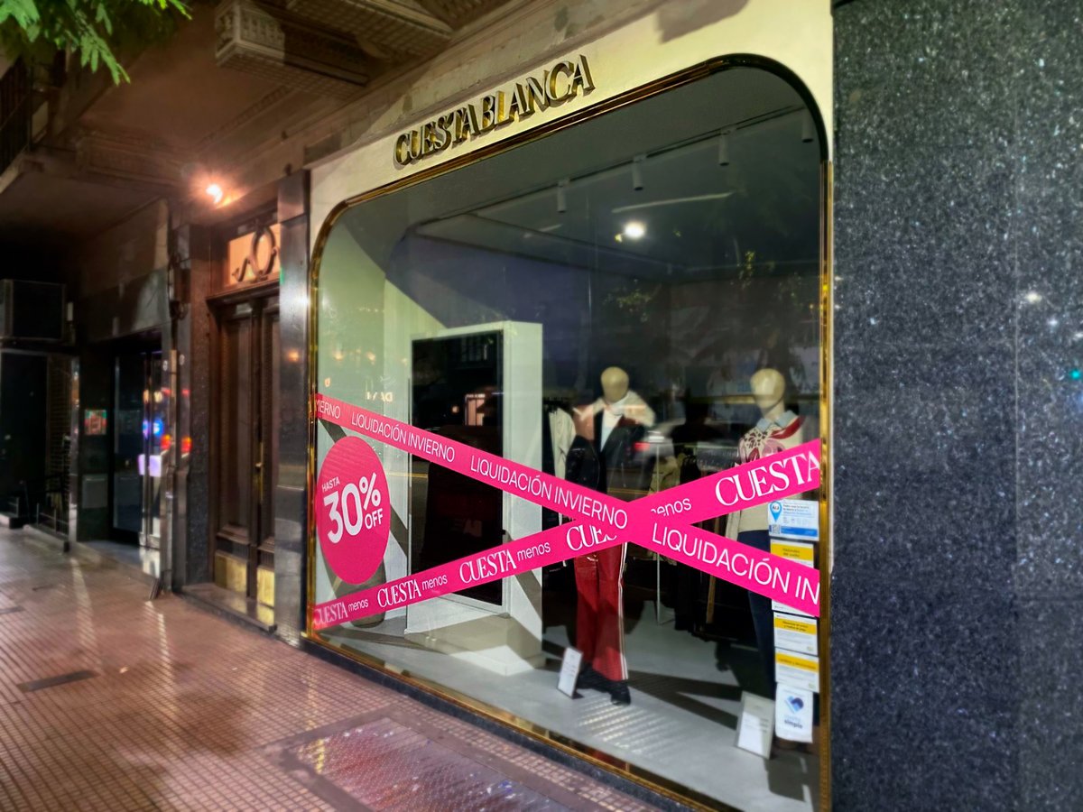 I Grafica Promocional I
En <a href="/cuestablanca/">Topacio</a> comenzó la liquidación de invierno y <a href="/planPeZ/">planpez</a>  decoró sus vidrieras con un diseño genial!
Impresión en vinilo, troquelado y montaje en todas sus sucursales en tiempo récord!