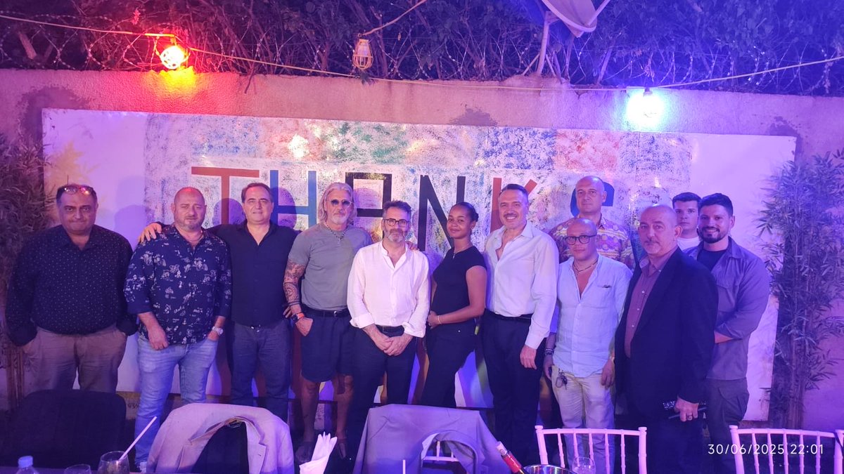Great evening of team building at the newly opened restaurant « Nagode express » by the influencer Nadia Más. Bon vent à cette jeune entrepreneuse !