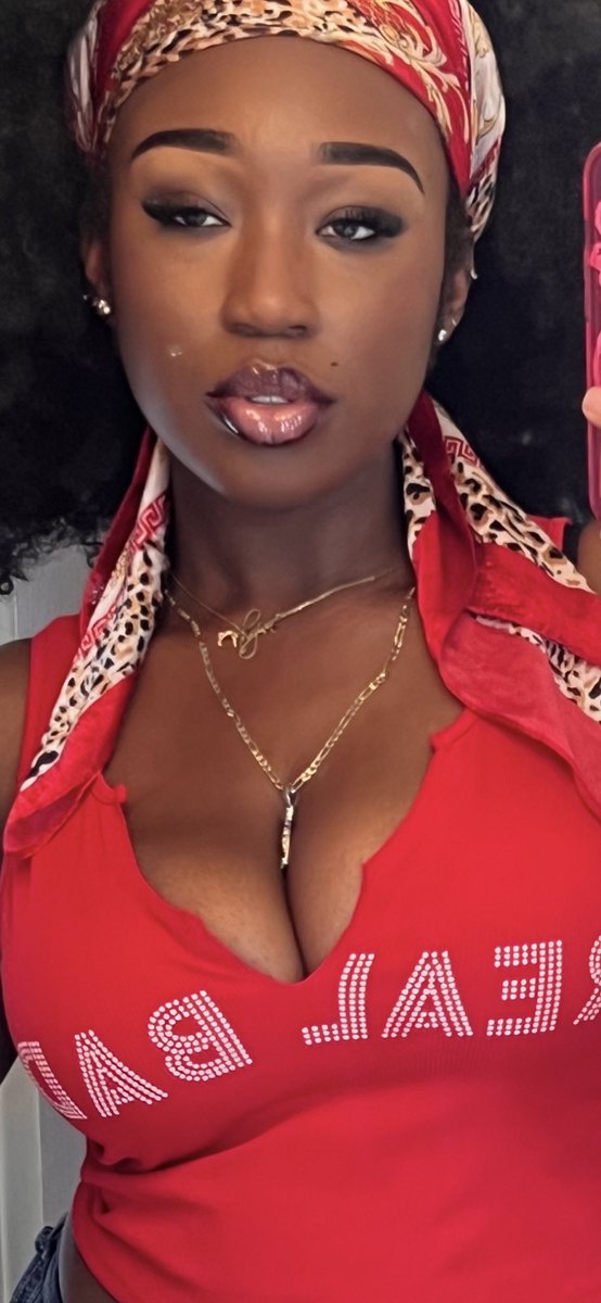 Nahhh I love this lip combo sm I cant stop zooming in