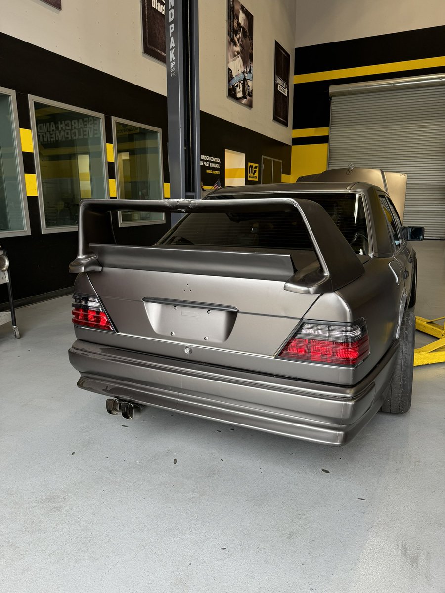 Voodoo swapped Mercedes exhaust 👀

This period-correct system came out amazing. Running a #MagnaFlow 5x8in. Oval Muffler (Part #12288)